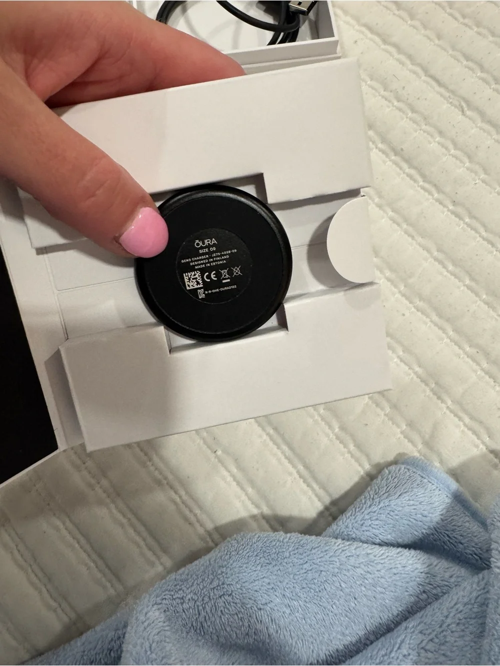 Oura Ring Size 9 Heritage Silver Magnetic Charging Dock